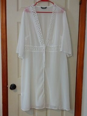 BloomChic White Sheer Lace-Trim Tie-Front Robe